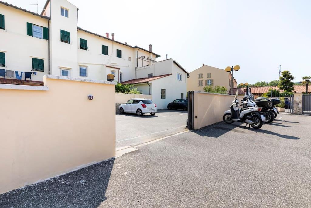 Casa “Oasi Del Mare” Apartman Livorno Kültér fotó