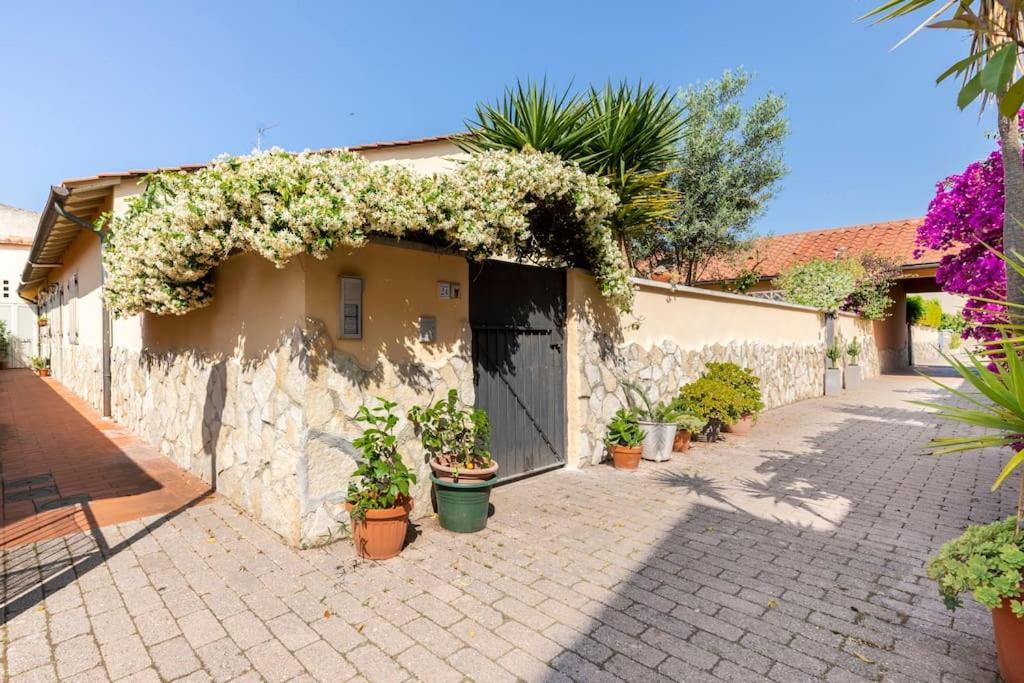 Casa “Oasi Del Mare” Apartman Livorno Kültér fotó