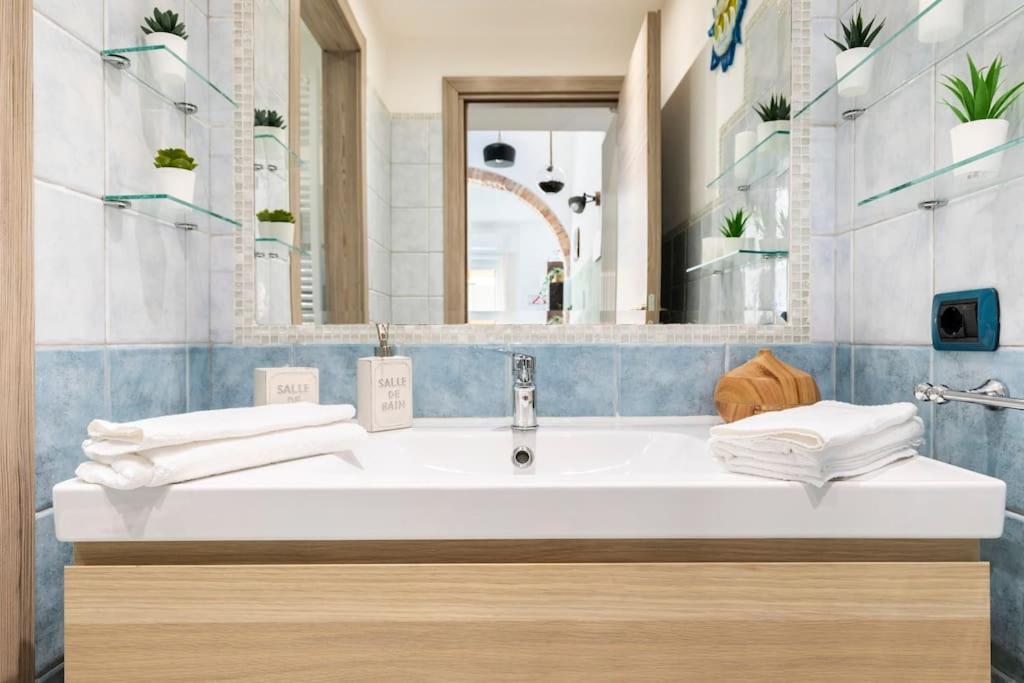 Casa “Oasi Del Mare” Apartman Livorno Kültér fotó
